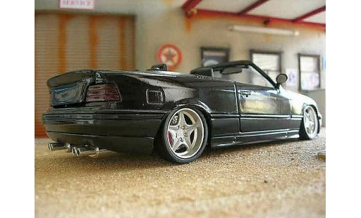 Bmw 325 Cabriolet 1/18 Maisto E36 noire swap z3m jantes z3m spoiler z3m miniature
