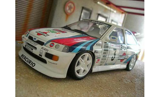 Ford Escort Cosworth 1/18 Ut Models rs martini miniature