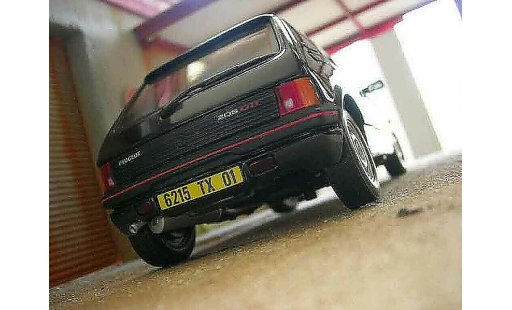 Peugeot 205 GTI 1/18 Solido 1.9 noire onyx miniature