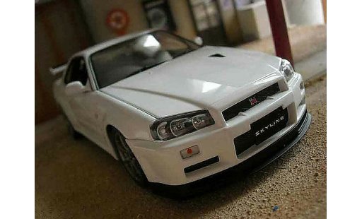 Nissan Skyline R34 1/18 Autoart gtr v-spec ii blanche miniature