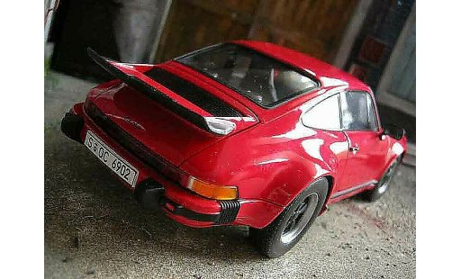 Porsche 911 Turbo 1/18 Norev 3.0 rouge miniature