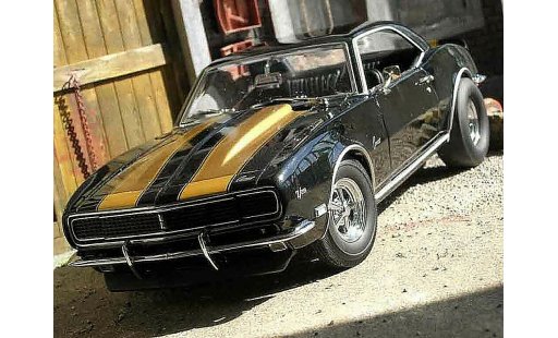 Chevrolet Camaro Z28 1/18 Exact Detail Replicas street stalkerz grise noire bandes dorees 1968 miniature