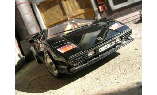 Lamborghini Countach 5000 Quattrovalvole 1/18 Burago noire miniature