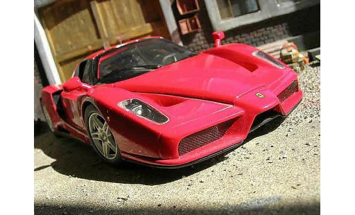 Ferrari Enzo Coupe 1/18 Hot Wheels rouge miniature