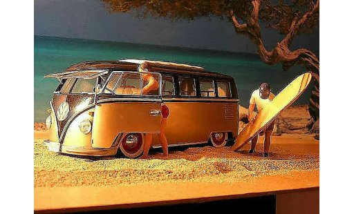 Volkswagen Combi Base 1/18 Welly microbus bully samba miniature
