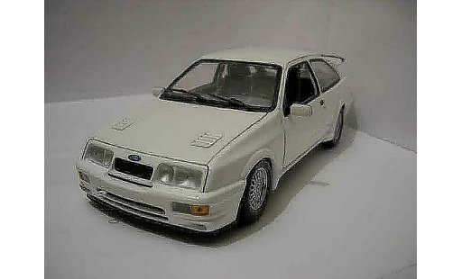 Ford Sierra Cosworth RS 1/18 Minichamps blanche miniature