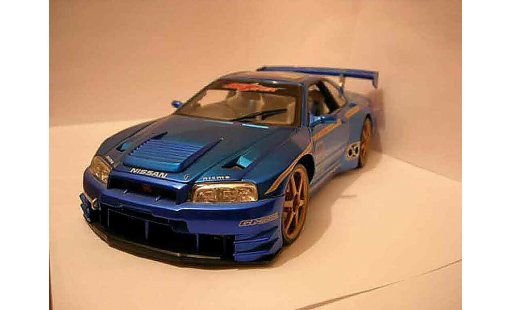 Nissan Skyline R34 GTR 1/18 Muscle Machines kit large miniature