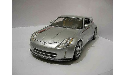 Nissan 350Z Base 1/18 Maisto Nismo  miniature