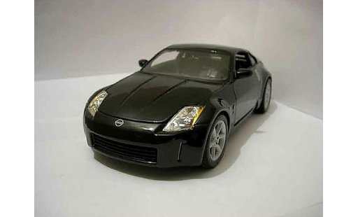 Nissan 350Z Base 1/18 Maisto coupe noir miniature