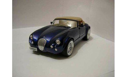 Wiesmann Roadster 1/18 Revell mf3 roadster miniature