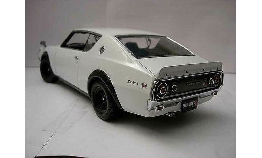 Nissan Skyline 2000 1/18 Kyosho gt-r street white kpgc 110 miniature