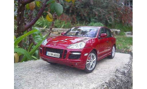 Porsche Cayenne GTS 1/18 Norev rouge miniature