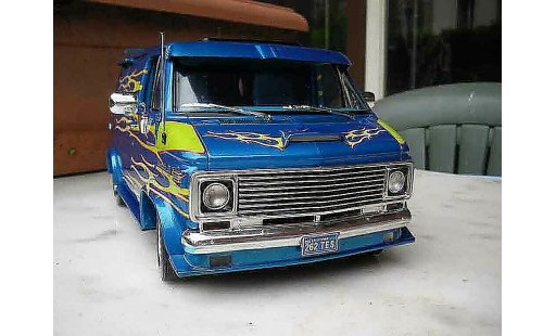 Chevrolet Van fourgon 1/18 Highway 61 1974 miniature