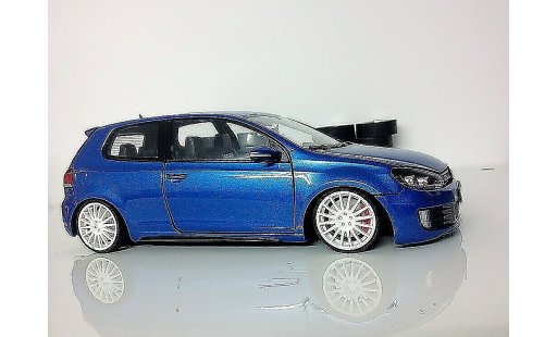 Volkswagen Golf GTI 1/18 Norev bleue jantes OZ racing miniature