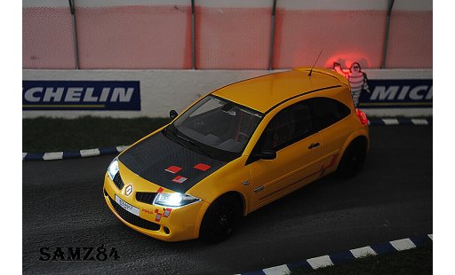 Renault Megane R26R 1/18 Ottomobile Jaune Sirius LED miniature