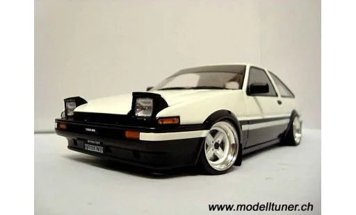Toyota Trueno Drift 1/18 Autoart preparation miniature