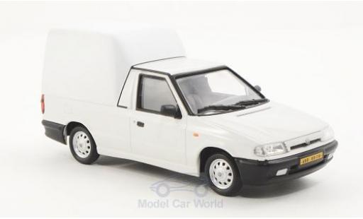 Miniature Skoda Felicia 1/43 Abrex Pick-Up blanche/matt-blanche 1996 Skoda Felicia 1/43 Abrex Pick-Up blanche/matt-blanche 1996 miniature