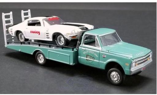 Miniature Chevrolet Camaro 1/64 ACME Z/28 blanche/verte Holley 1971 mit C-30 Ramp Truck Chevrolet Camaro 1/64 ACME Z/28 blanche/verte Holley 1971 mit C-30 Ramp Truck miniature