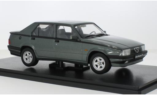 Miniature Alfa Romeo 75 1/18 Triple 9 Collection grü Triple 9 Coll 1:18 Alfa Romeo 75 1/18 Triple 9 Collection grü Triple 9 Coll 1:18 miniature