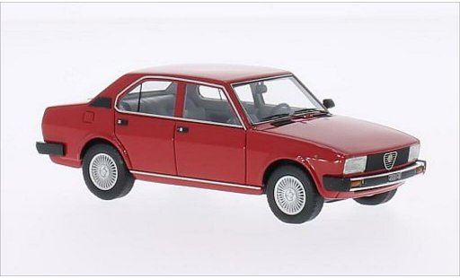 Alfa Romeo Alfetta 2000 1/43 Neo rouge 1980 miniature