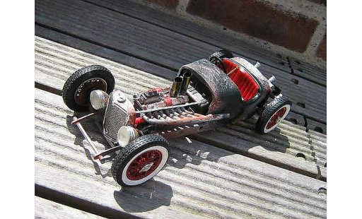 Alfa Romeo 2300 cabriolet 1/18 Burago spider (1932) de style rat rad miniature