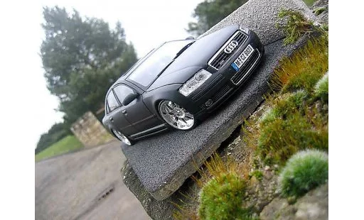 Audi A8 berline 1/18 Motormax 4.2 TDI dub miniature