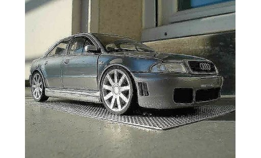 Audi S4 berline 1/18 Ut Models v6 bi-turbo grise jantes 18 pouces miniature