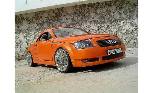 Audi TT coupe 1/18 Revell jantes audi a8 orange lamborghini miniature