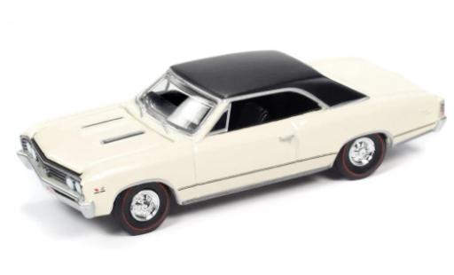 Miniature Chevrolet Chevelle 1/64 Auto World SS beige clair/noire 1967 Chevrolet Chevelle 1/64 Auto World SS beige clair/noire 1967 miniature