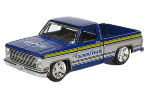Miniature Chevrolet Silverado 1/64 Auto World Goodyear 1983 Chevrolet Silverado 1/64 Auto World Goodyear 1983 miniature