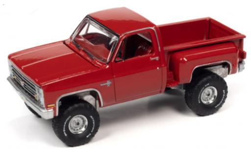 Miniature Chevrolet Silverado 1/64 Auto World K10 Stepside rouge 1986 Chevrolet Silverado 1/64 Auto World K10 Stepside rouge 1986 miniature