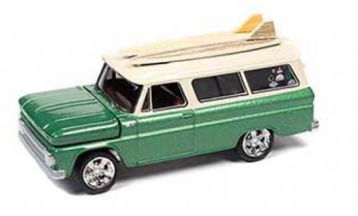 Miniature Chevrolet Suburban 1/64 Auto World metallise vert/beige clair 1965 Chevrolet Suburban 1/64 Auto World metallise vert/beige clair 1965 miniature