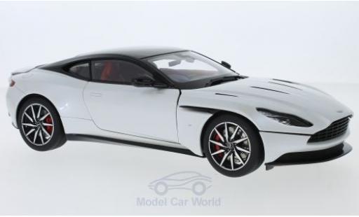 Miniature Aston Martin DB1 1/18 AUTOart 1 metallise blanche RHD Aston Martin DB1 1/18 AUTOart 1 metallise blanche RHD miniature