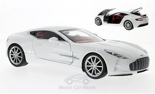 Miniature Aston Martin One 1/18 AUTOart ONE-77 metallise blanche 2009 Aston Martin One 1/18 AUTOart ONE-77 metallise blanche 2009 miniature