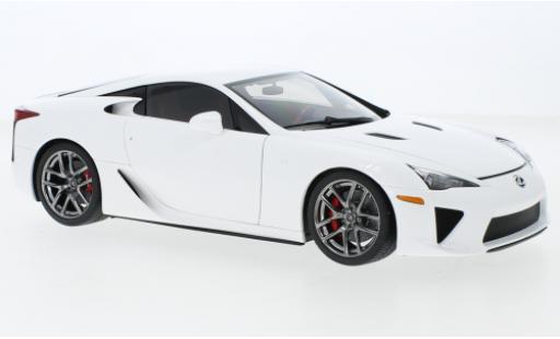 Miniature Lexus LFA 1/18 AUTOart blanche 2010 Lexus LFA 1/18 AUTOart blanche 2010 miniature