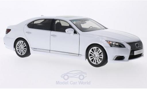 Miniature Lexus LS 1/18 AUTOart 600hL metallise blanche 2013 Lexus LS 1/18 AUTOart 600hL metallise blanche 2013 miniature