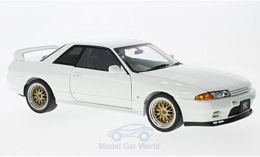 Miniature Nissan Skyline 1/18 AUTOart GT-R (R32) V-Spec II blanche RHD 1991 Tuned Version Nissan Skyline 1/18 AUTOart GT-R (R32) V-Spec II blanche RHD 1991 Tuned Version miniature