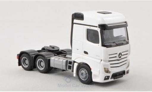 Miniature Mercedes Actros 1/87 AWM 2 Bigspace blanche Solo-Zugmaschine 3-achsig blanche Mercedes Actros 1/87 AWM 2 Bigspace blanche Solo-Zugmaschine 3-achsig blanche miniature