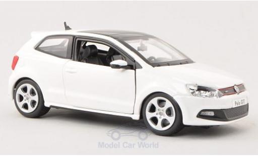 Miniature Volkswagen Polo 1/24 Burago V GTI blanche Volkswagen Polo 1/24 Burago V GTI blanche miniature