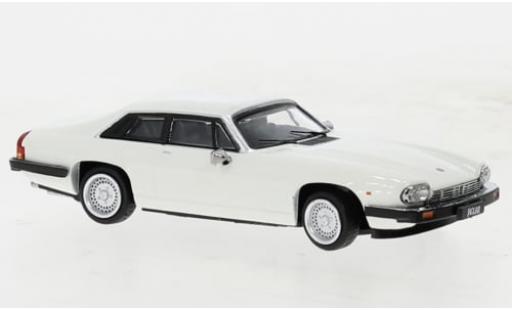 Jaguar XJ 1/64 BM Creations -S V12 blanche 1984 1:64 miniature