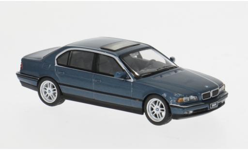 Bmw 750 1/64 Mini GT iL (E38) bleue 1:64 miniature