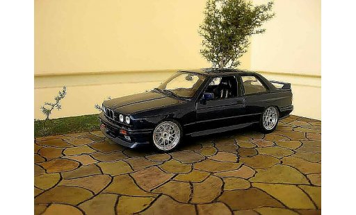 Bmw M3 evo 2 1/18 Minichamps E30 rsi evolution swap moteur v10 miniature