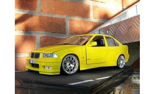 Bmw M3 GTR 1/18 Ut Models E36 berline rtr jaune carlux jantes m3 miniature