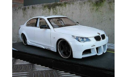 Bmw M5 tuning 1/18 Revell E60 ac schnitzer look m6 miniature