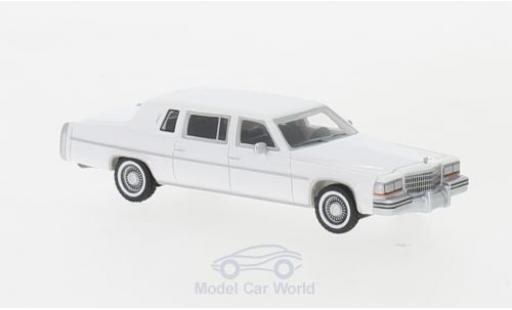 Miniature Cadillac Fleetwood 1/87 BoS Models Formal Limousine blanche 1980 Cadillac Fleetwood 1/87 BoS Models Formal Limousine blanche 1980 miniature