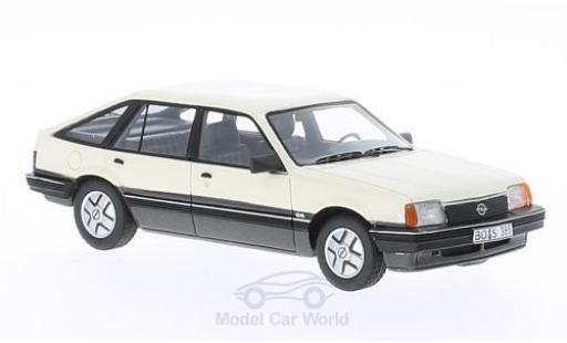 Miniature Opel Ascona C 1/43 BoS Models C SR Fließheck blanche 1981 Opel Ascona C 1/43 BoS Models C SR Fließheck blanche 1981 miniature