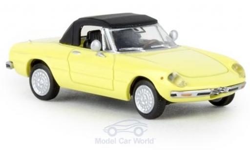 Miniature Alfa Romeo Spider 1/87 Brekina jaune 1969 geschlossen TD Alfa Romeo Spider 1/87 Brekina jaune 1969 geschlossen TD miniature