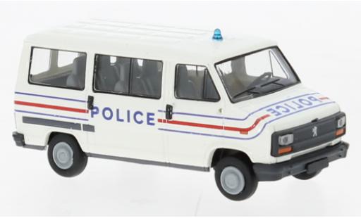 Miniature Peugeot J5 1/87 Brekina bus Police (F) 1982 Peugeot J5 1/87 Brekina bus Police (F) 1982 miniature