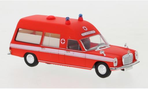 Miniature Mercedes /8 1/87 Brekina KTW Berufsfeuerwehr Frankfurt 1970 2. Version Ambulanzwagen Mercedes /8 1/87 Brekina KTW Berufsfeuerwehr Frankfurt 1970 2. Version Ambulanzwagen miniature