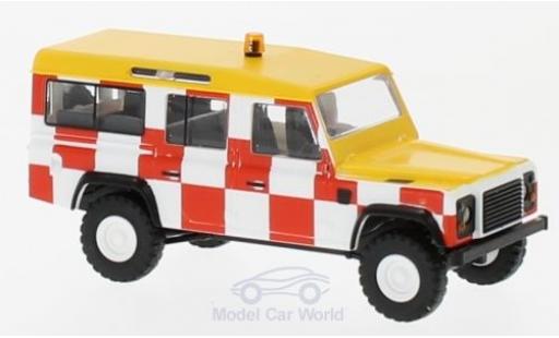 Miniature Land Rover Defender 1/87 Busch RHD Flughafen England 1983 Land Rover Defender 1/87 Busch RHD Flughafen England 1983 miniature